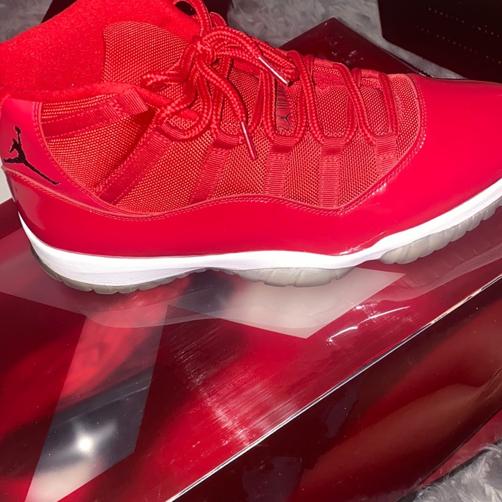 Jordan Retro 11s “ Win like 96”